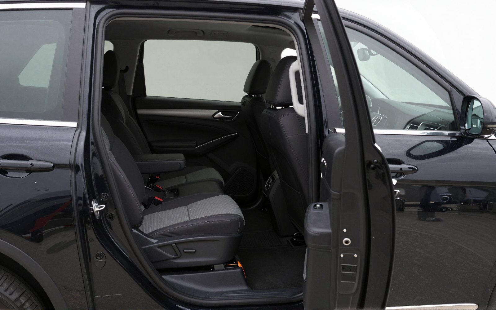 Volvo XC60 — SUV 4x4, panorama, skóra — zdjęcie 2